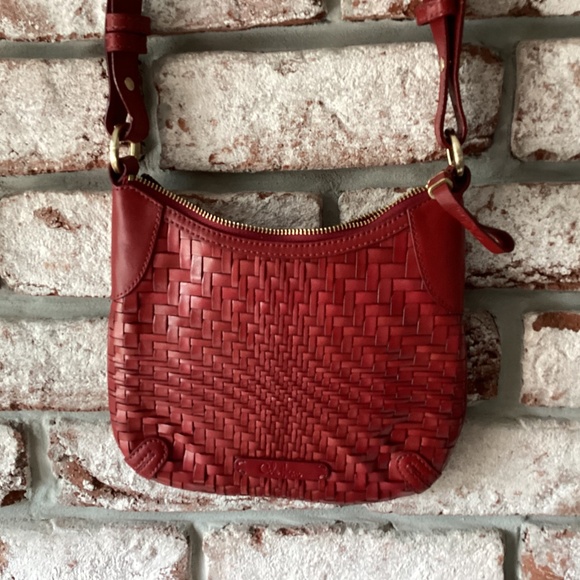 Cole Hann red leather crossbody purse - Picture 2 of 8